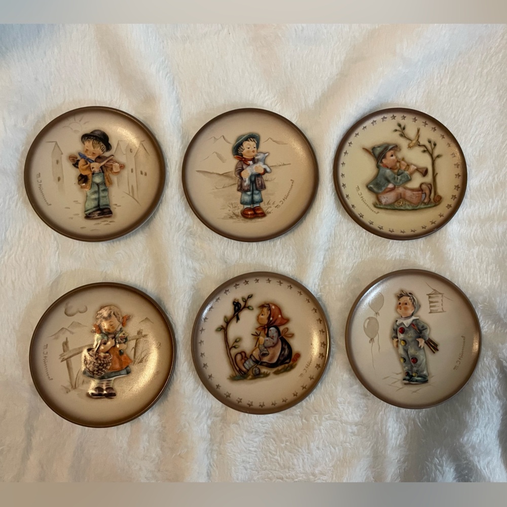 Hummel 3.25” plates…..set of 6